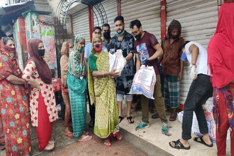 অর্ধশত হতদরিদ্র পরিবারকে খাদ্যসামগ্রী দিল তিতুমীর কলেজ ছাত্রদল