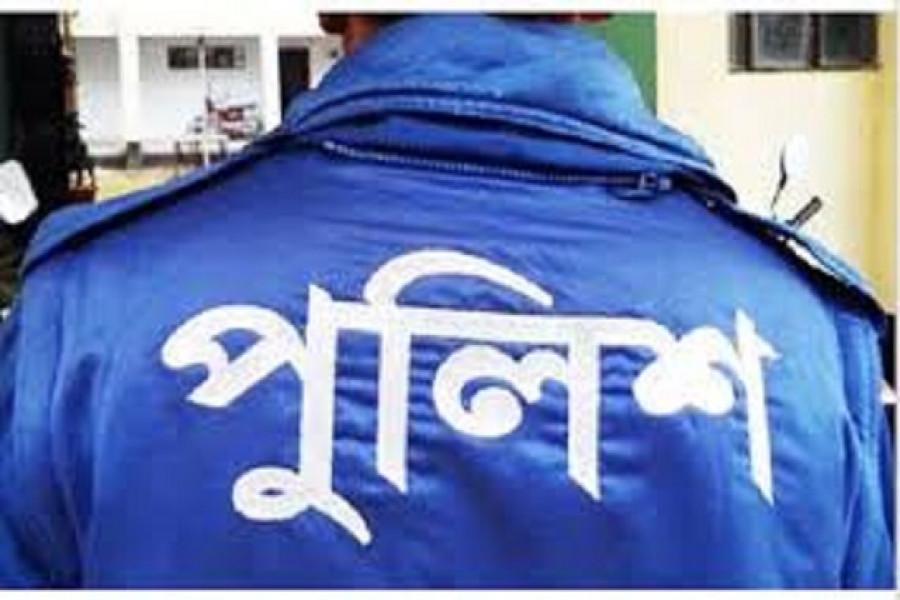 রাজারবাগ থেকে পালিয়েছে করোনা আক্রান্ত পুলিশ, বাড়িতে লাল পতাকা