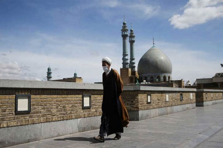 মসজিদ খুলে দিচ্ছে ইরান 