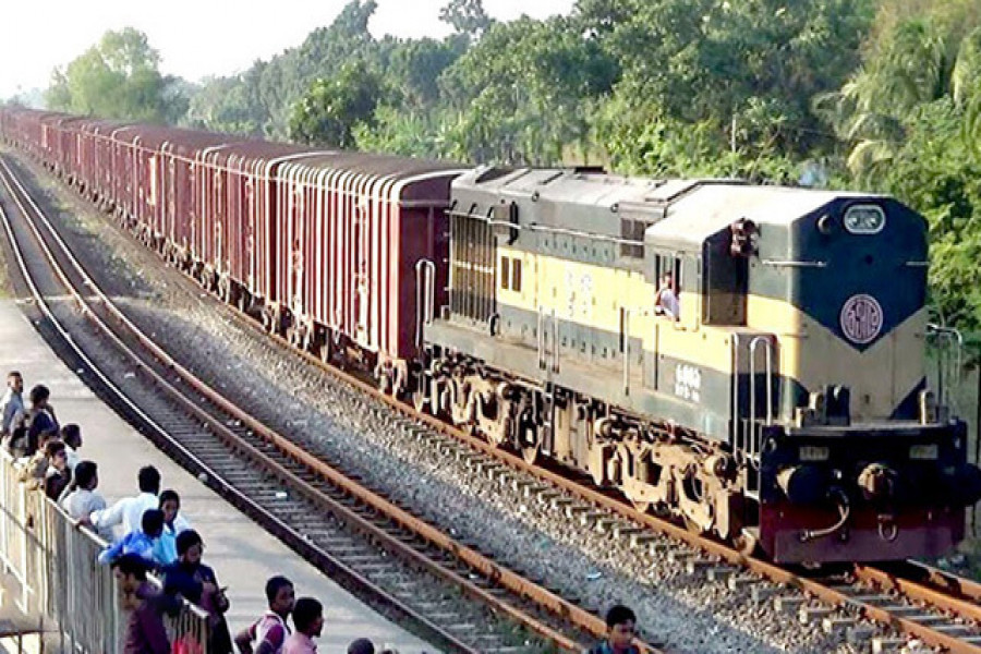 কাল থেকে সীমিত আকারে শুরু হচ্ছে ট্রেন চলাচল