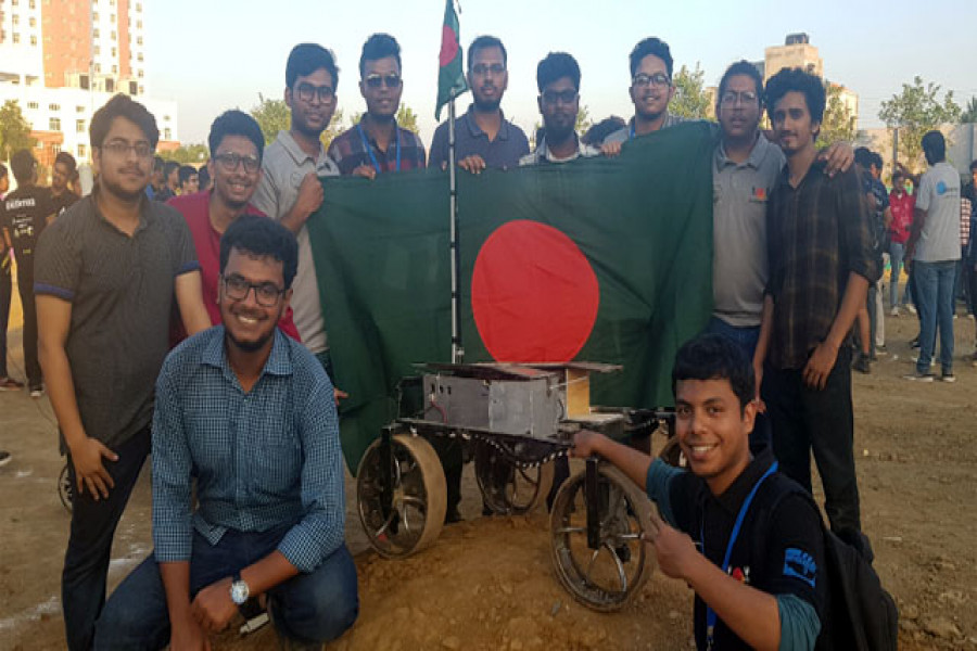 ব্র্যাক ইউনিভার্সিটির দল ‘মঙ্গল তরী’