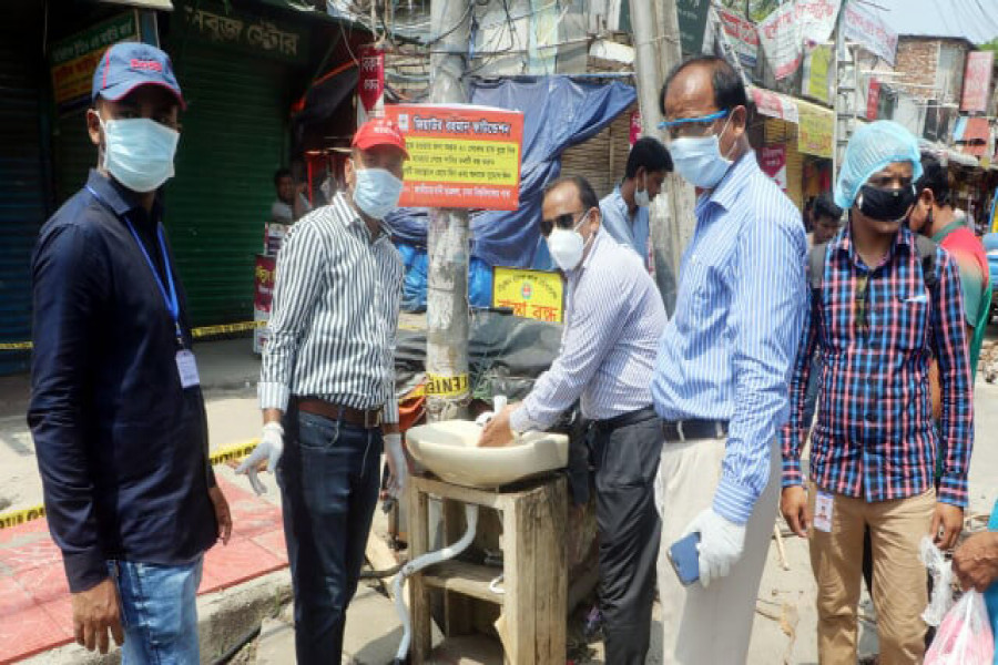 ঢাবি ক্যাম্পাস সংলগ্ন এলাকায় বেসিন স্থাপন ছাত্রদলের