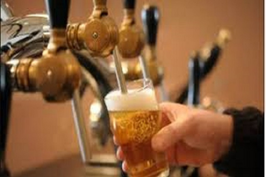 ক্রেতা না থাকায় ১ কোটি লিটার ‘বিয়ার’ ড্রেনে ফেলে দিচ্ছে ফ্রান্স!  