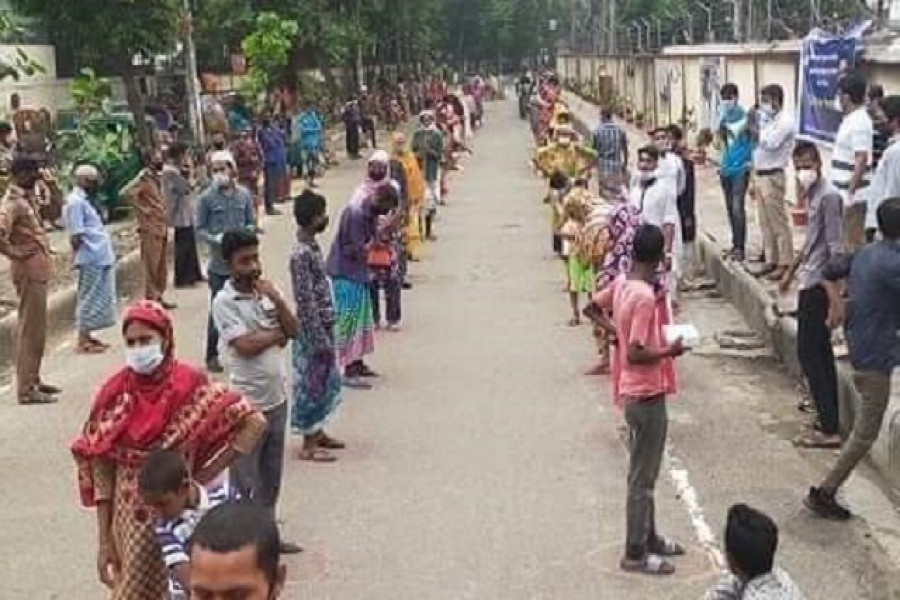 মেয়র তাপসের সৌজন্যে ইফতার বিতরণ করলেন কাউন্সিলর আসাদ