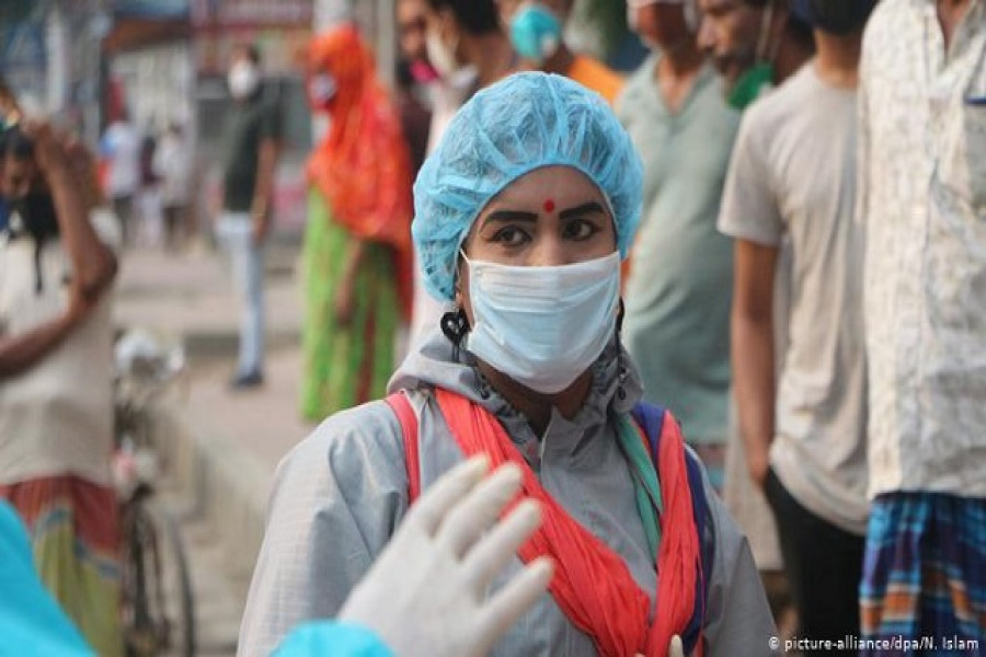 করোনায় অসহায়দের পাশে দাঁড়িয়ে হিজড়ারা বললেন— ‘সকলের মরতে হবে’