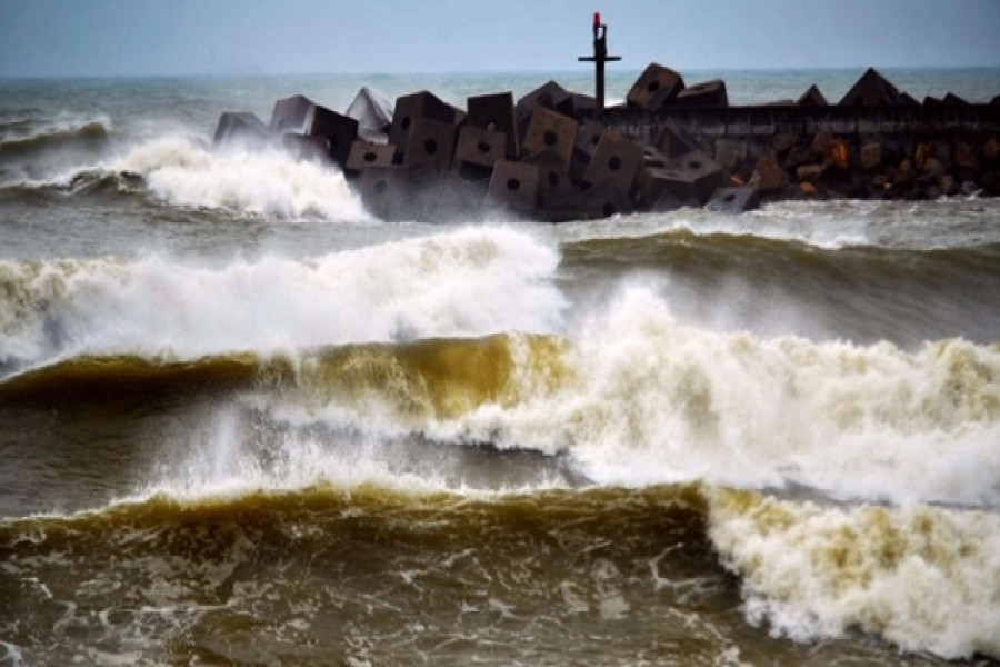 গতি বাড়িয়েছে আম্ফান, পশ্চিমবঙ্গ থেকে মাত্র ৯৫ কি.মি. দূরে