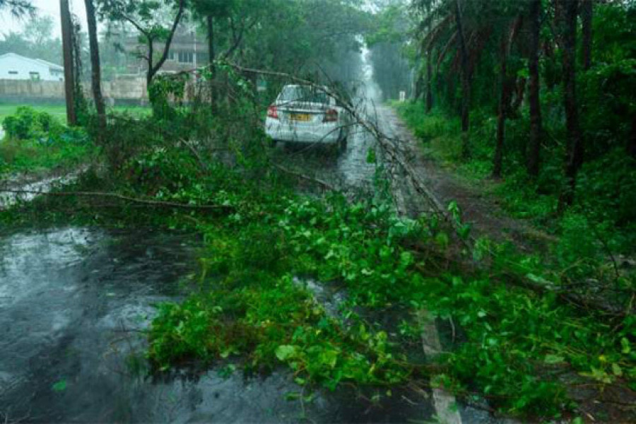 ঘূর্ণিঝড় আম্পানে দেশে প্রথম মৃত্যু
