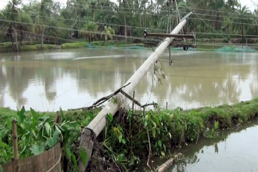 আম্পানের আঘাত, অন্ধকারে সাড়ে ৩ কোটি মানুষ