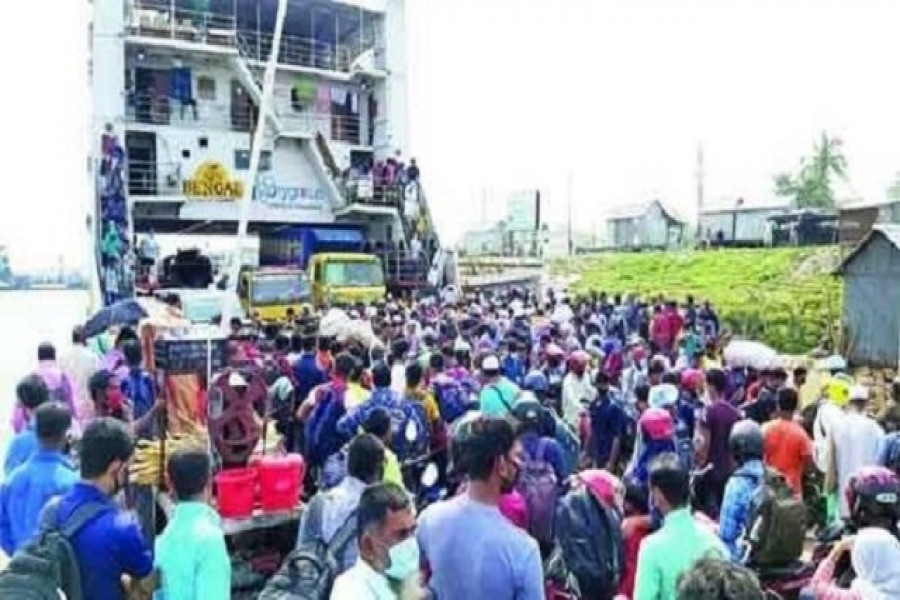 অফিস খুলছে কাল, ঢাকামুখী মানুষের ঢল