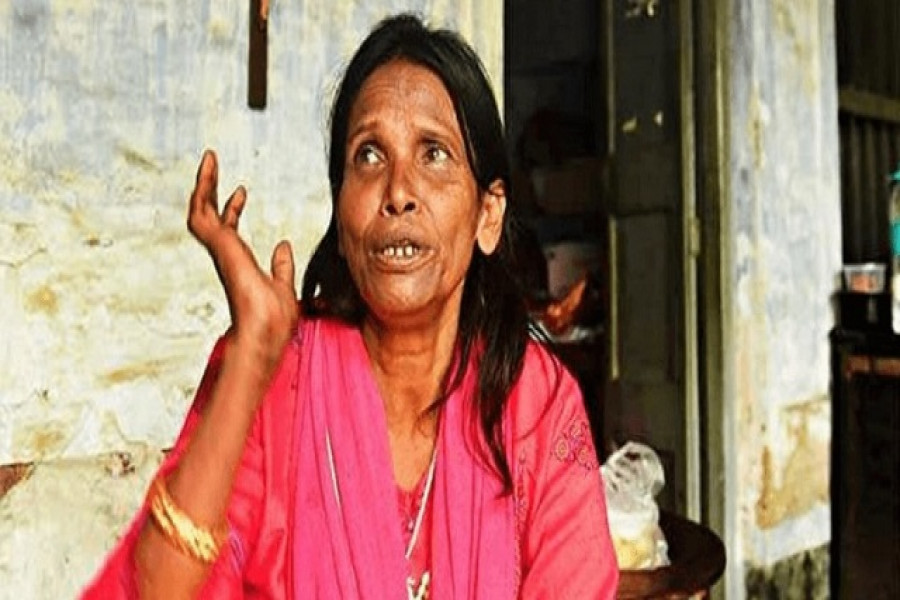 চিড়া-মুড়ি খেয়ে দিন কাটছে রানু মণ্ডলের