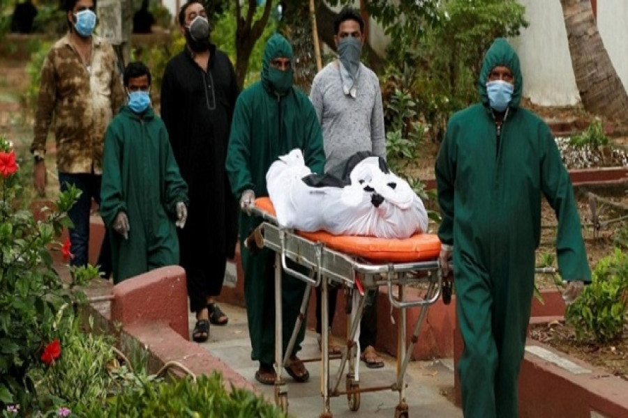 করোনায় ভারতে একদিনে প্রাণ গেল ২০০৩ জনের