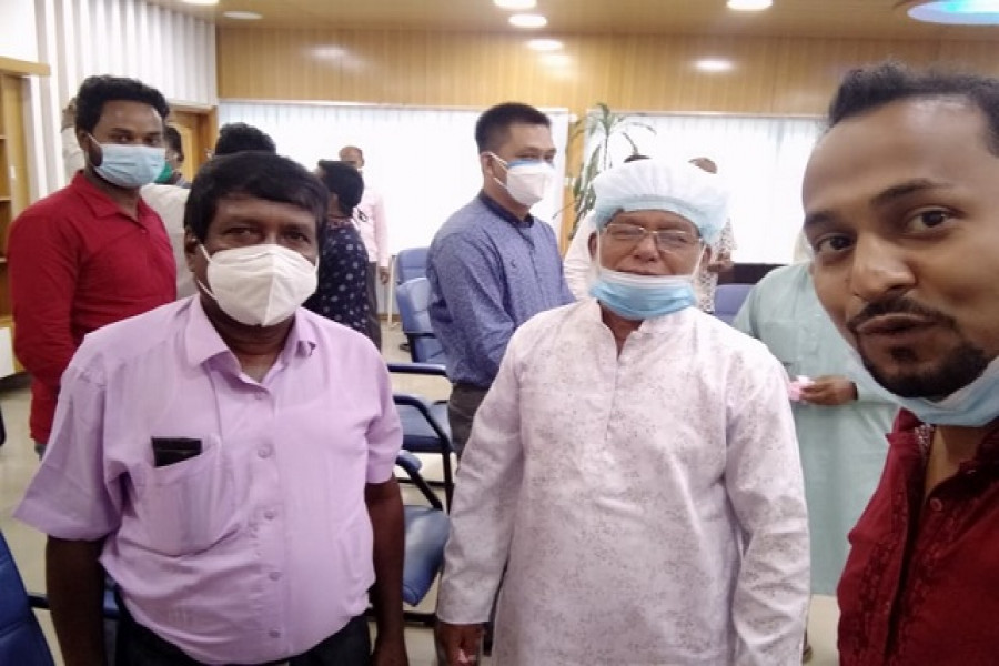 রংপুর জেলা প্রশাসকের সঙ্গে মেস মালিক সমিতির বৈঠক