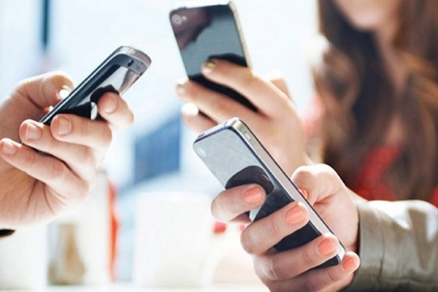 শিক্ষার্থীদের জন্য বিনামূল্যে ইন্টারনেট সেবার দাবি