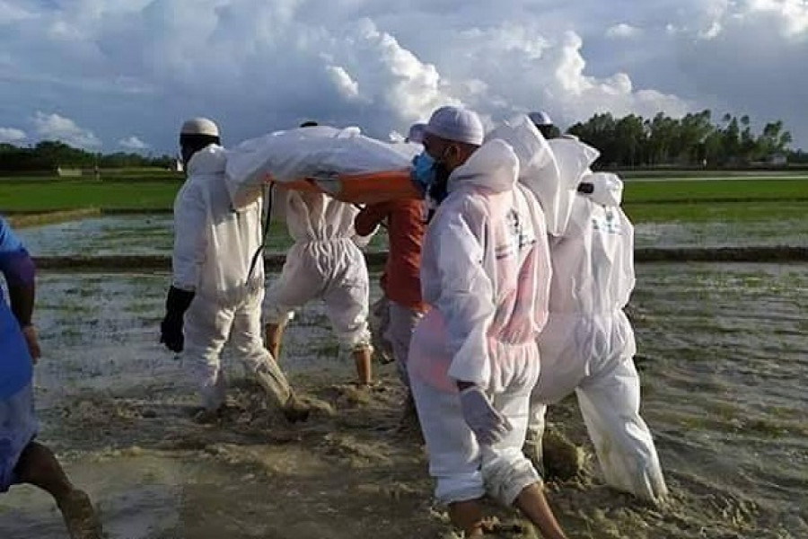 কাঁধে শিক্ষকের লাশ