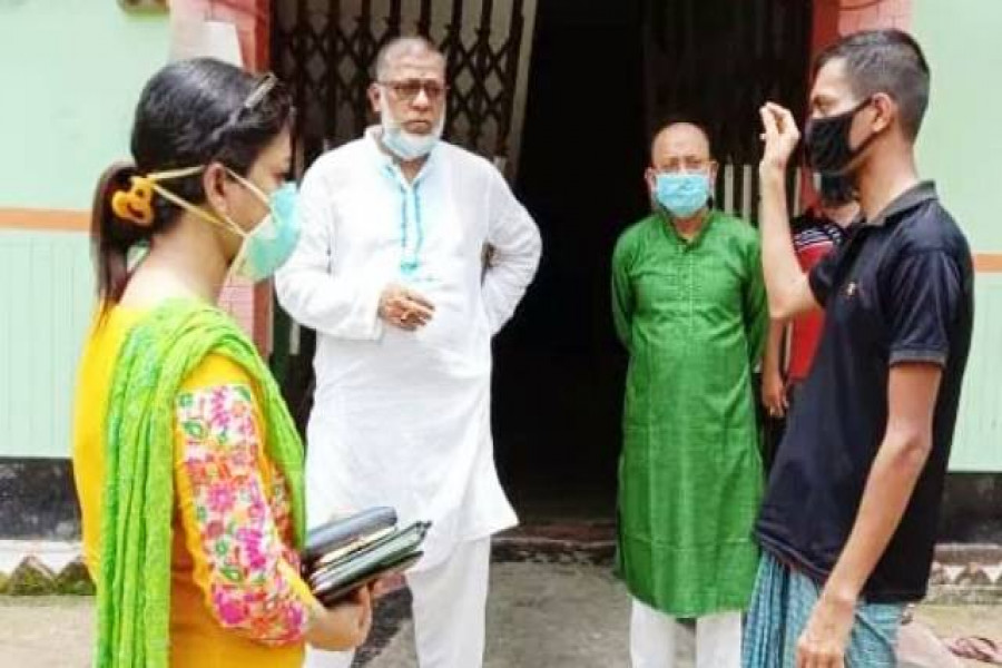 দরিদ্র স্কুলছাত্রীর পড়ালেখার দায়িত্ব নিলেন কাউন্সিলর