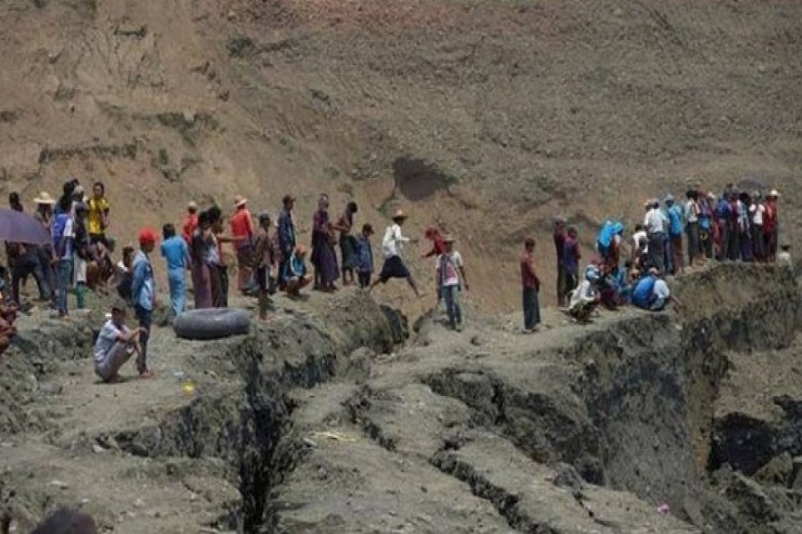 মিয়ানমারে খনি ধসে নিহতের সংখ্যা বেড়ে ১১৩