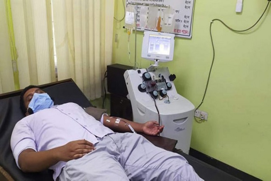 করোনা: মুমূর্ষুদের পাশে ঢাবি শিক্ষার্থীর প্লাজমা ব্যাংক