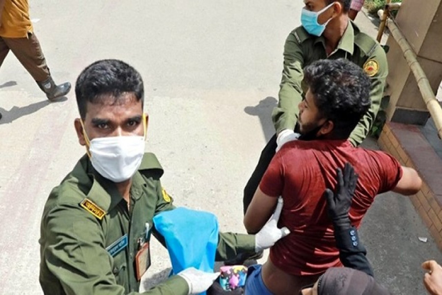 রোগীর সন্তানকে মারধরা করা মুগদার দুই আনসার প্রত্যাহার 