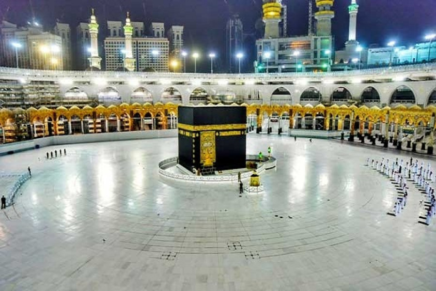 হজে কাবা শরীফ ছুতে পারবেন না হাজীরা