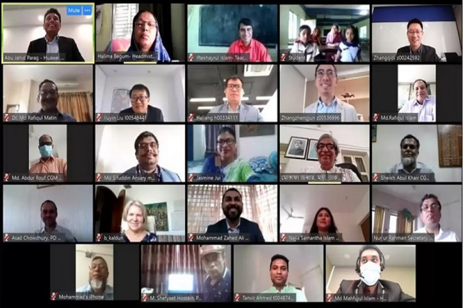 ট্যাব পাচ্ছে দেশের সব টিঅ্যান্ডটি হাইস্কুলের শিক্ষার্থীরা