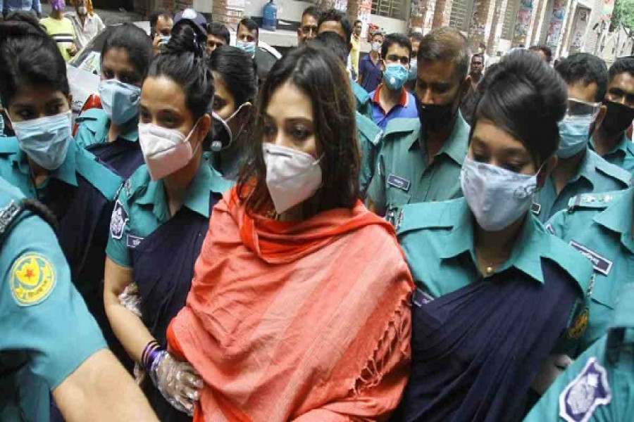 সাবরিনার ৫ দিনের রিমান্ড চেয়েছে ডিবি  