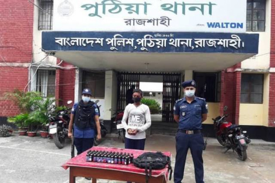 ৪০ বোতল ফেনসিডিলসহ ১ মাদক বিক্রেতা আটক