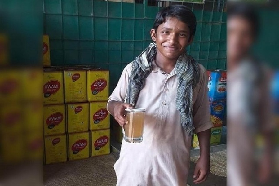 ম্যাট্রিকে প্রথম হলো পাকিস্তানের ১৬ বছরের চা বিক্রেতা! 