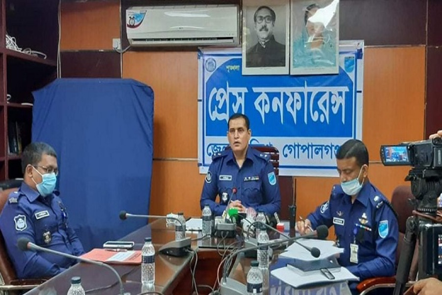 বশেমুরবিপ্রবির ৪৯ কম্পিউটার চুরির রহস্য উদঘাটন পুলিশের