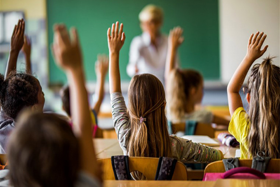 করোনায় বাড়ির চেয়ে স্কুলে কম আক্রান্ত হয় শিশুরা