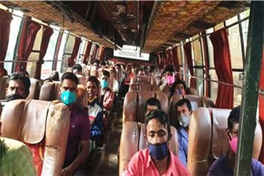 গণপরিবহণের ৬০ শতাংশ বর্ধিত ভাড়া প্রত্যাহারের দাবি