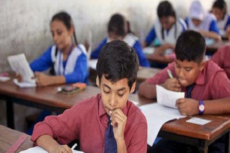 প্রাথমিকের বার্ষিক পরীক্ষা নিয়ে উদ্বিগ্ন অভিভাবকরা 