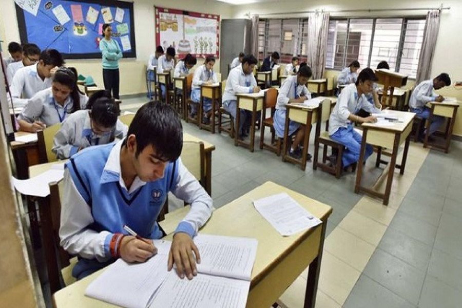 করোনার মধ্যে ৮ লাখ শিক্ষার্থীর পরীক্ষা নিতে ভারতে এলাহি কাণ্ড!