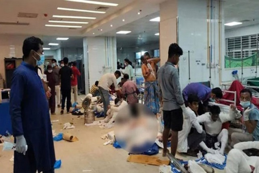 মসজিদে বিস্ফোরণ: মারা গেছেন ইমাম আব্দুল মালেক