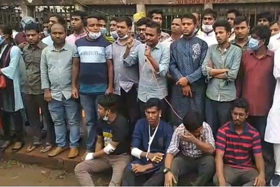 নুরদের ওপর ‘হামলা’ ও মামলার প্রতিবাদে ছাত্র পরিষদের বিক্ষোভ