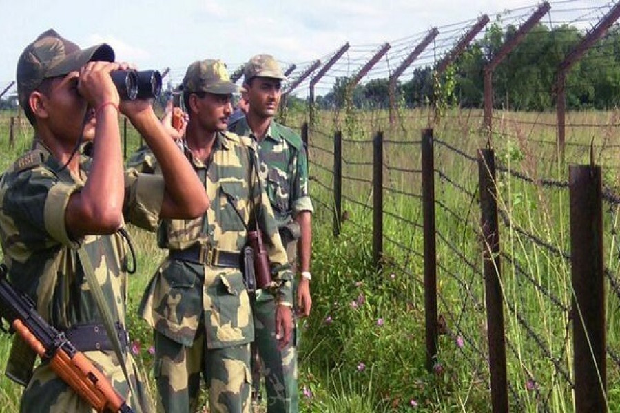 সীমান্তে টহলরত বিএসএফ সদস্যরা