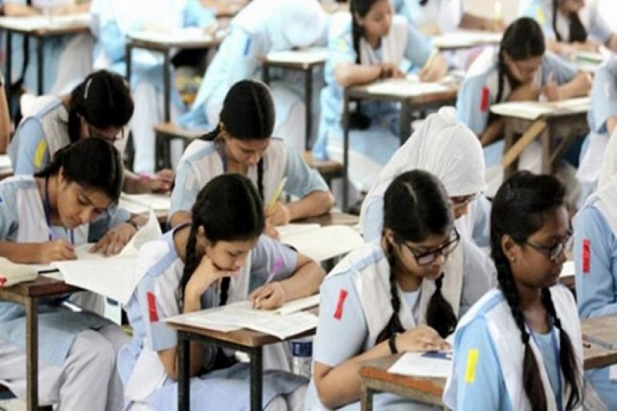 অষ্টম শ্রেণির শিক্ষার্থীরা