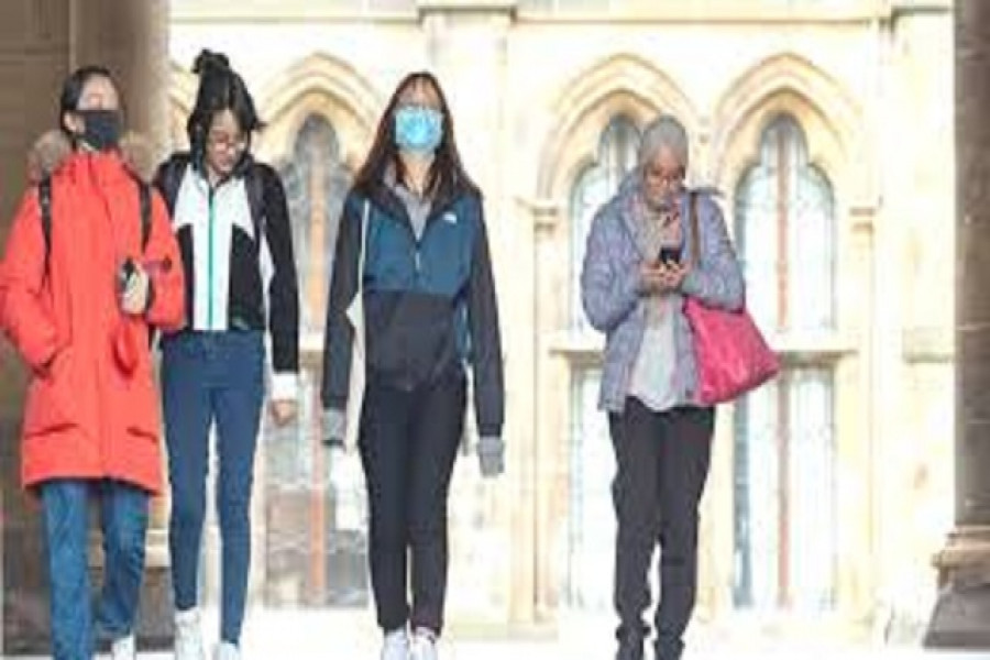 যুক্তরাজ্যের ৩২ বিশ্ববিদ্যালয়ে করোনার হানা 