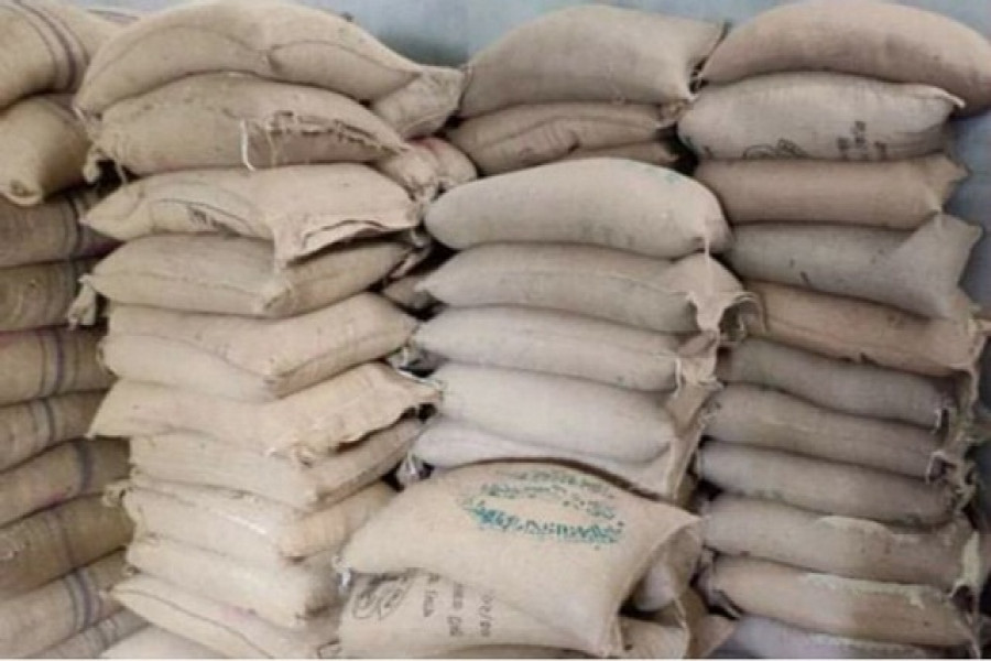 ধুনটে আ.লীগ নেতার গুদাম থেকে জব্দ ৫১ বস্তা চাল