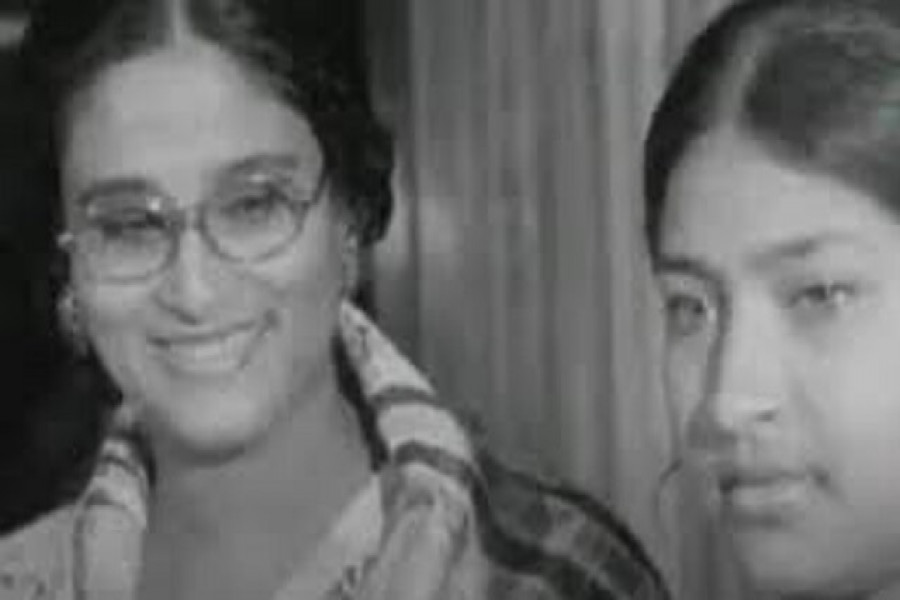 ছেলেমেয়েদের স্কুলে আনা-নেওয়া করে মজুরি পেতাম: প্রধানমন্ত্রী