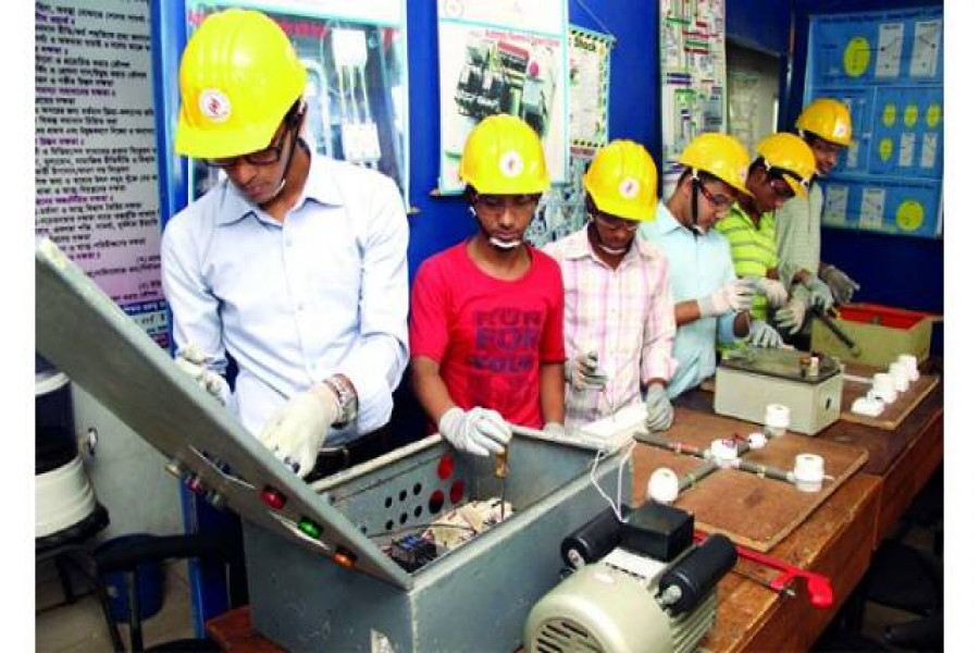 টেকনিক্যাল কলেজের শিক্ষার্থী