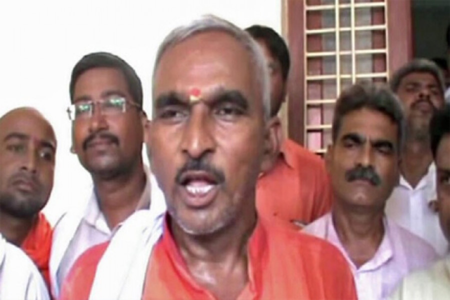 ‘মেয়েকে সুশিক্ষা দিন, ধর্ষণ বন্ধ হবে’