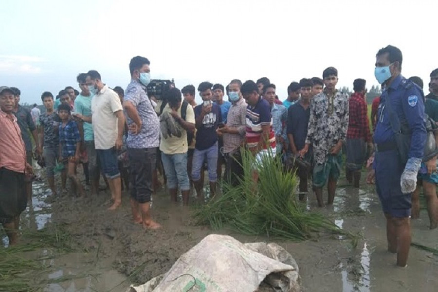 নোয়াখালীতে এবার গৃহবধূকে চার টুকরো করা হলো