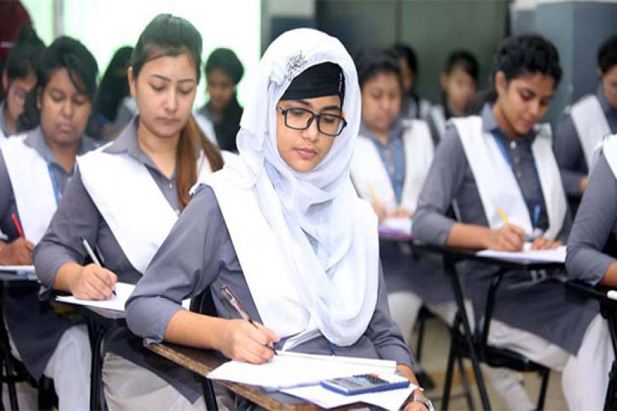 কেন আইনি নোটিশ— যা বললেন শতাব্দীর বাবা