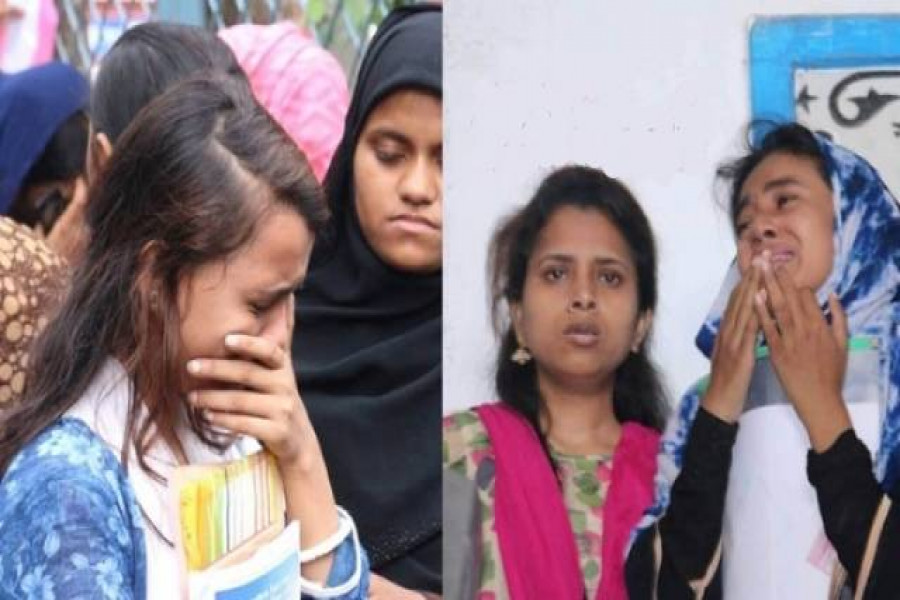 কান্নারত শিক্ষার্থীরা