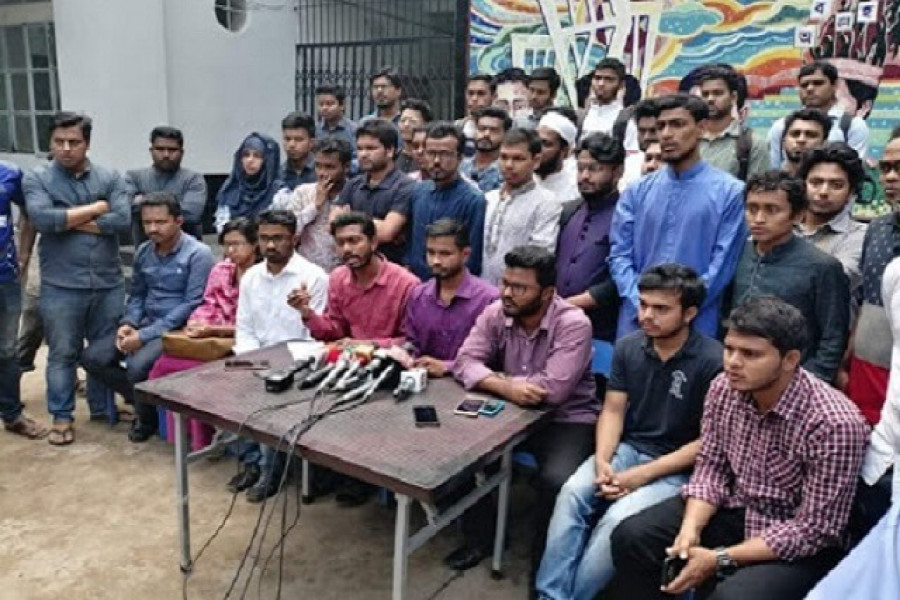 কোটা সংস্কার আন্দোলনের সময় নুরুল হক নুর, রাশেদ খাঁন ও ফারুক হোসেন গুরুত্বপূর্ণ ভূমিকা রাখেন