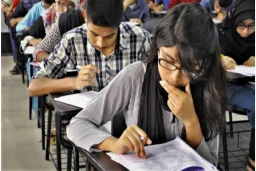 সশরীরে ভর্তি পরীক্ষা নিয়ে শঙ্কা, অনলাইনের প্রস্তাব