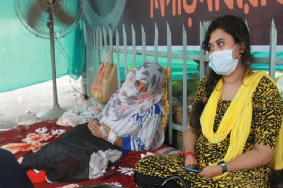 অনশনে অসুস্থ সেই শিক্ষার্থী জ্বর নিয়ে ঢামেকে ভর্তি 