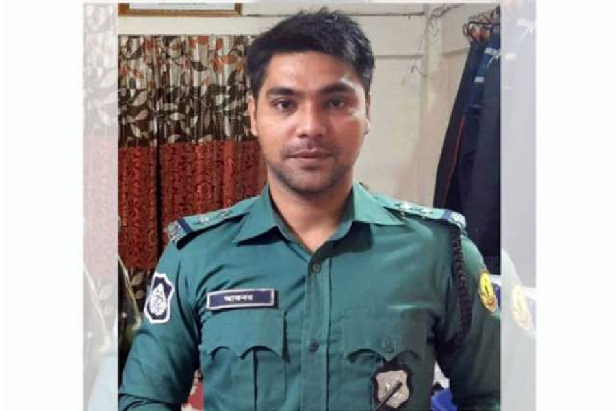 এসআই আকবরকে ধরিয়ে দিলে ১০ লাখ টাকা পুরস্কার