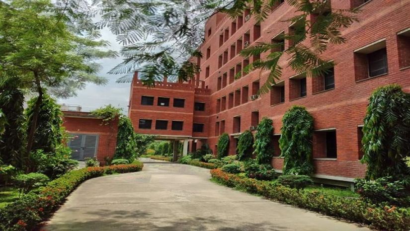 ইস্ট ওয়েস্ট বিশ্ববিদ্যালয়