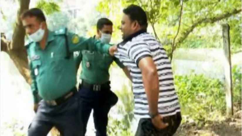 উপাচার্যে অপসারণ চেয়ে রাবিতে বিক্ষোভ, ছাত্রদল নেতা আটক